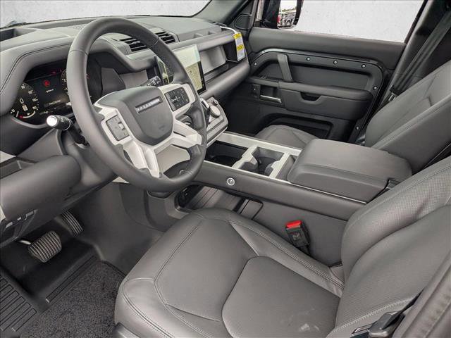 Used 2025 Land Rover Defender 110 X-Dynamic SE AWD/4WD image 3