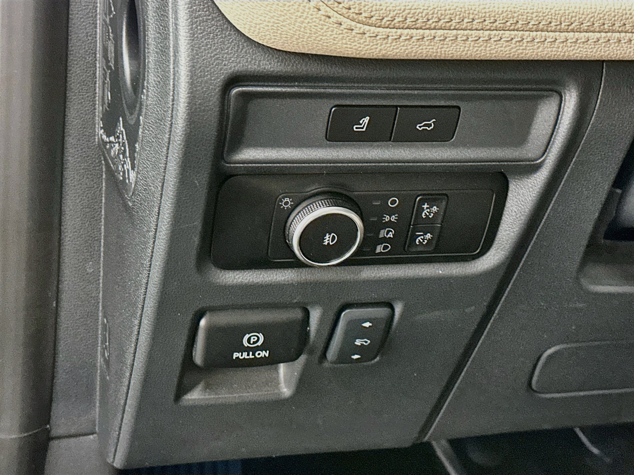 Used 2024 Ford Expedition Limited AWD/4WD image 17