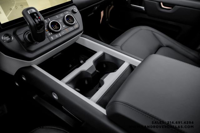 New 2026 Land Rover Defender 130 X-Dynamic SE AWD/4WD image 25