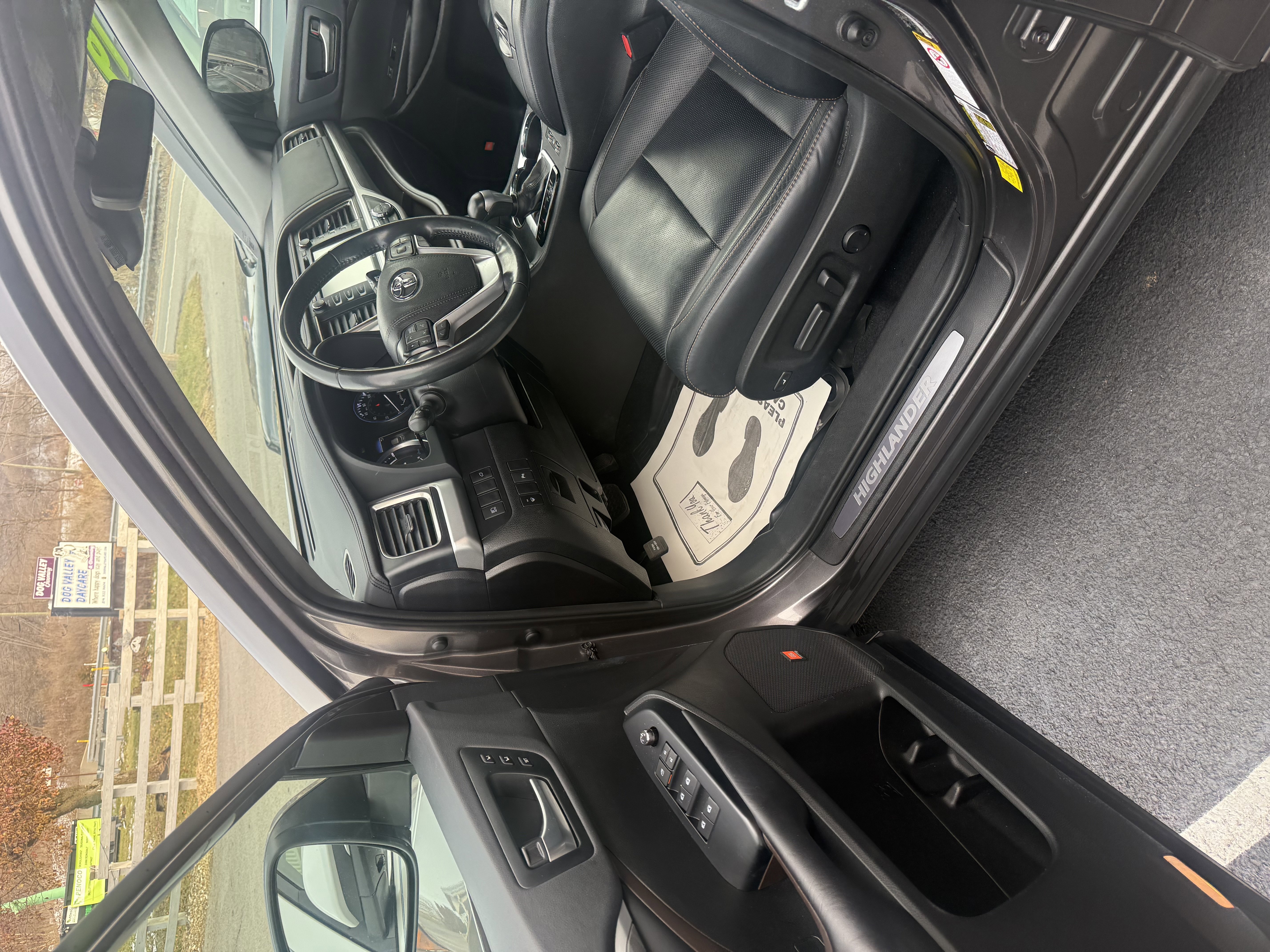 Used 2019 Toyota Highlander Limited image 12