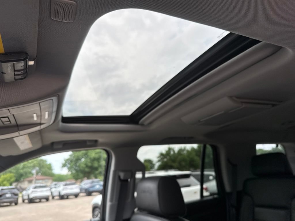 Used 2018 GMC Yukon Denali w/ Open Road Package AWD/4WD image 23