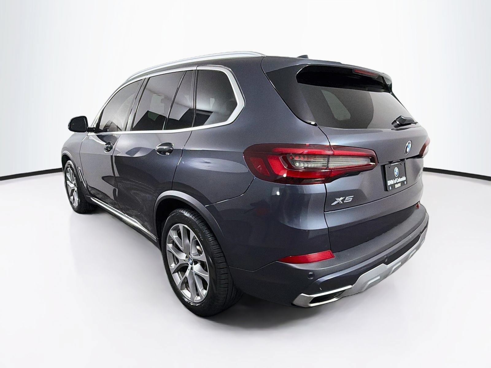 Used 2022 BMW X5 xDrive40i w/ Parking Assistance Package AWD/4WD image 5