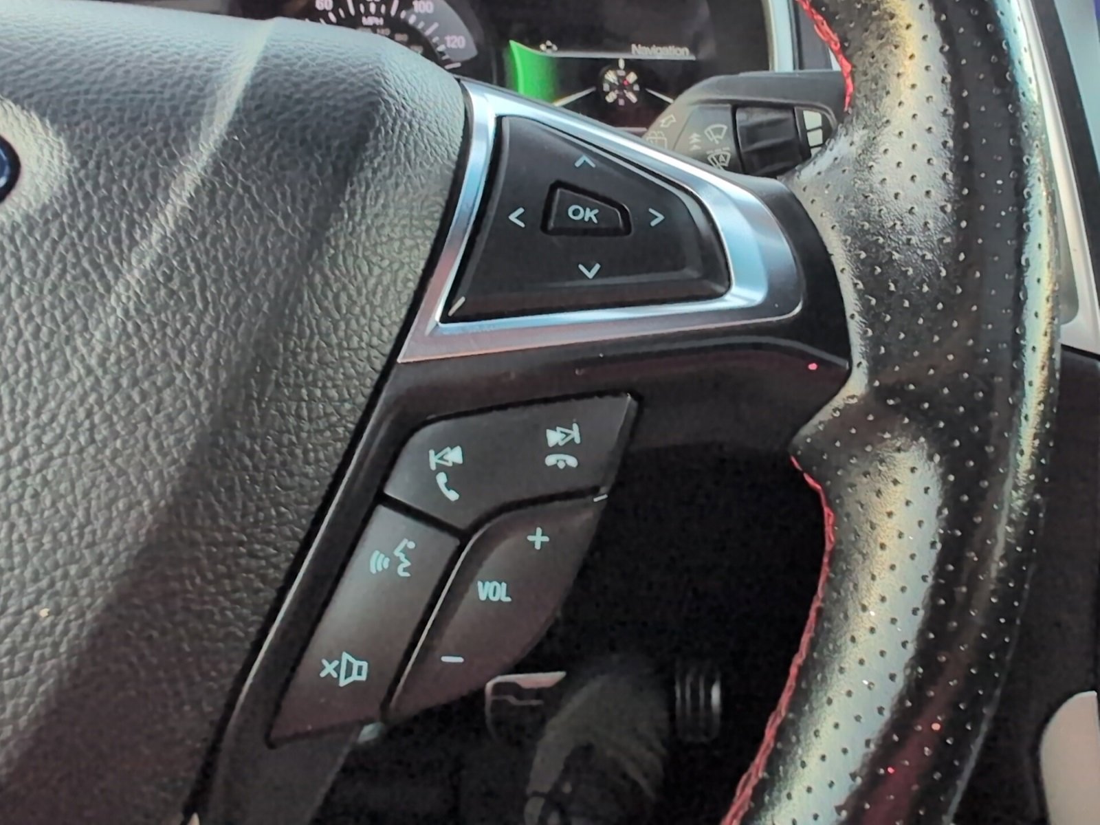 Used 2020 Ford Edge ST-Line image 25