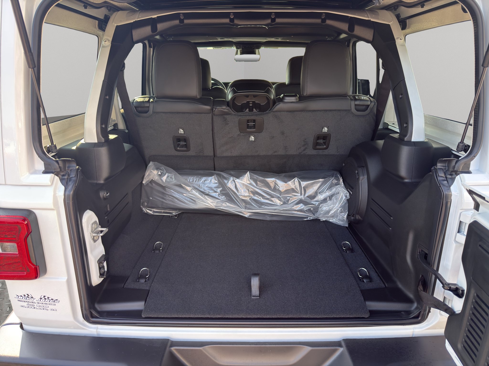 New 2027 Jeep Wrangler Unlimited Sahara AWD/4WD image 8