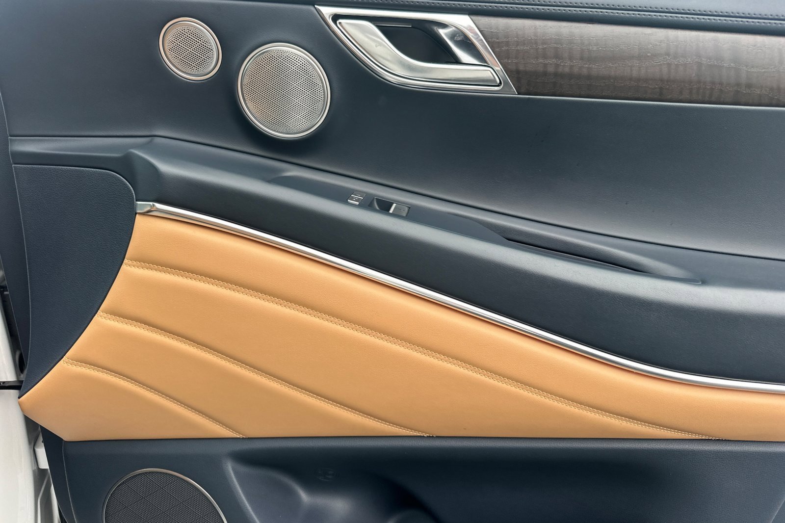 Used 2023 Genesis GV80 2.5T w/ Advanced Package image 20