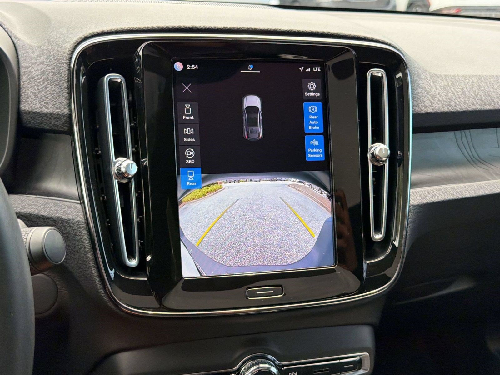 Certified 2023 Volvo C40 P8 Recharge Ultimate AWD/4WD image 18