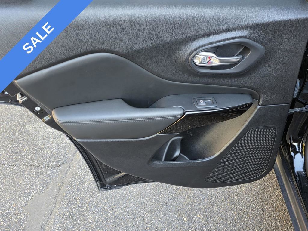 Used 2021 Jeep Cherokee Latitude Plus image 34