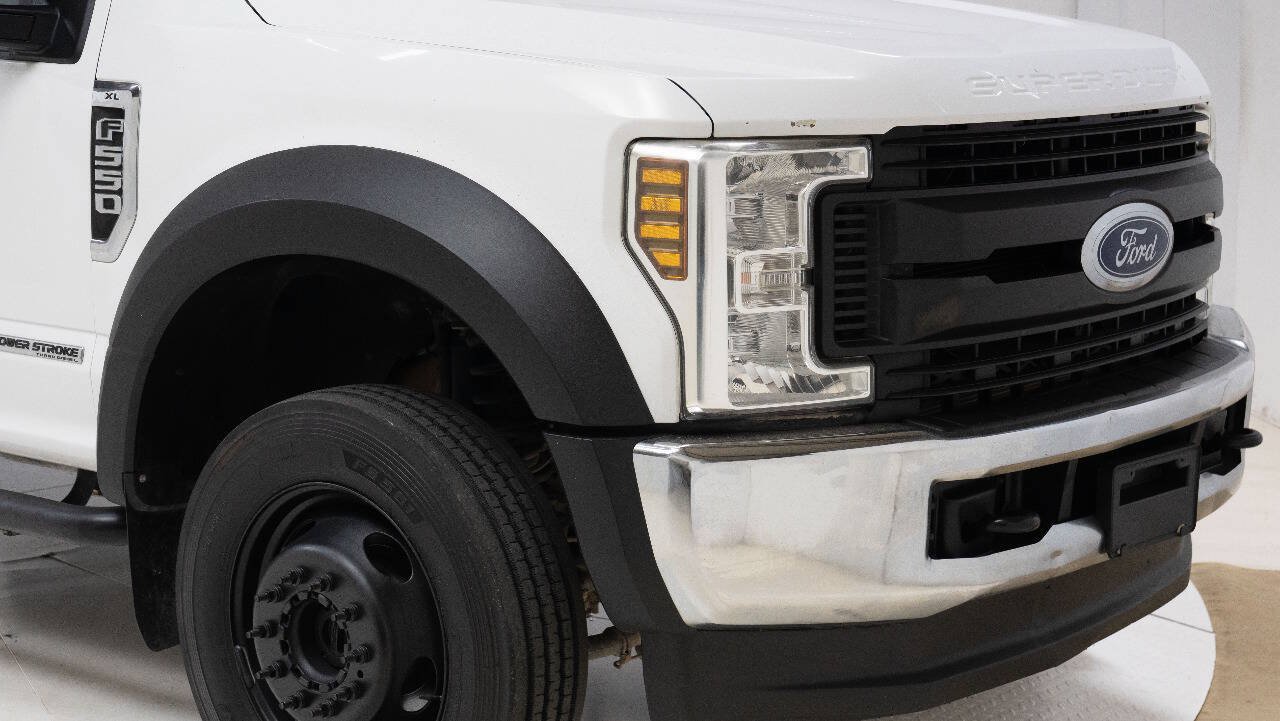 Used 2018 Ford F550 4x4 Regular Cab Super Duty image 9