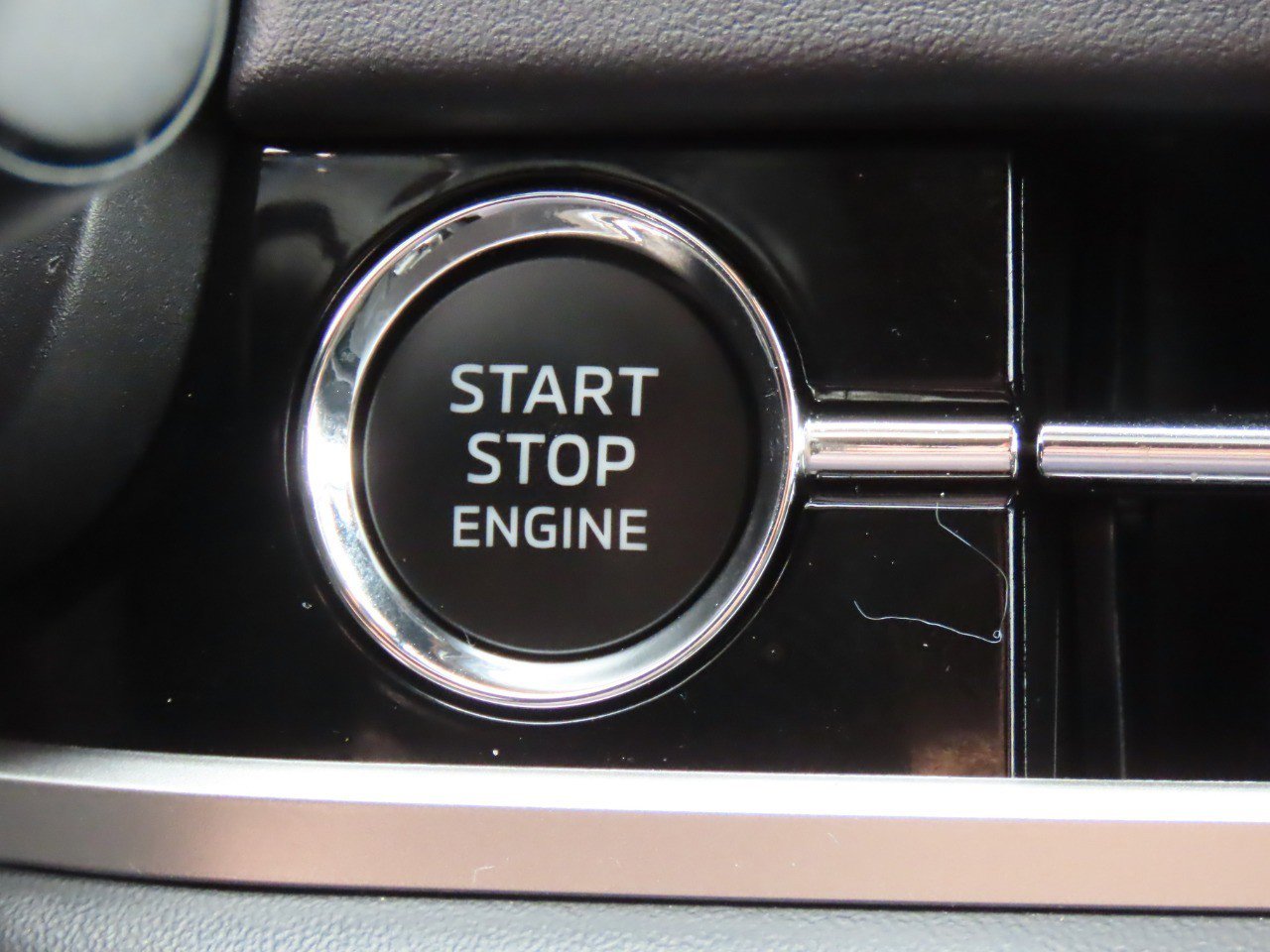 Used 2024 Mitsubishi Outlander ES image 29