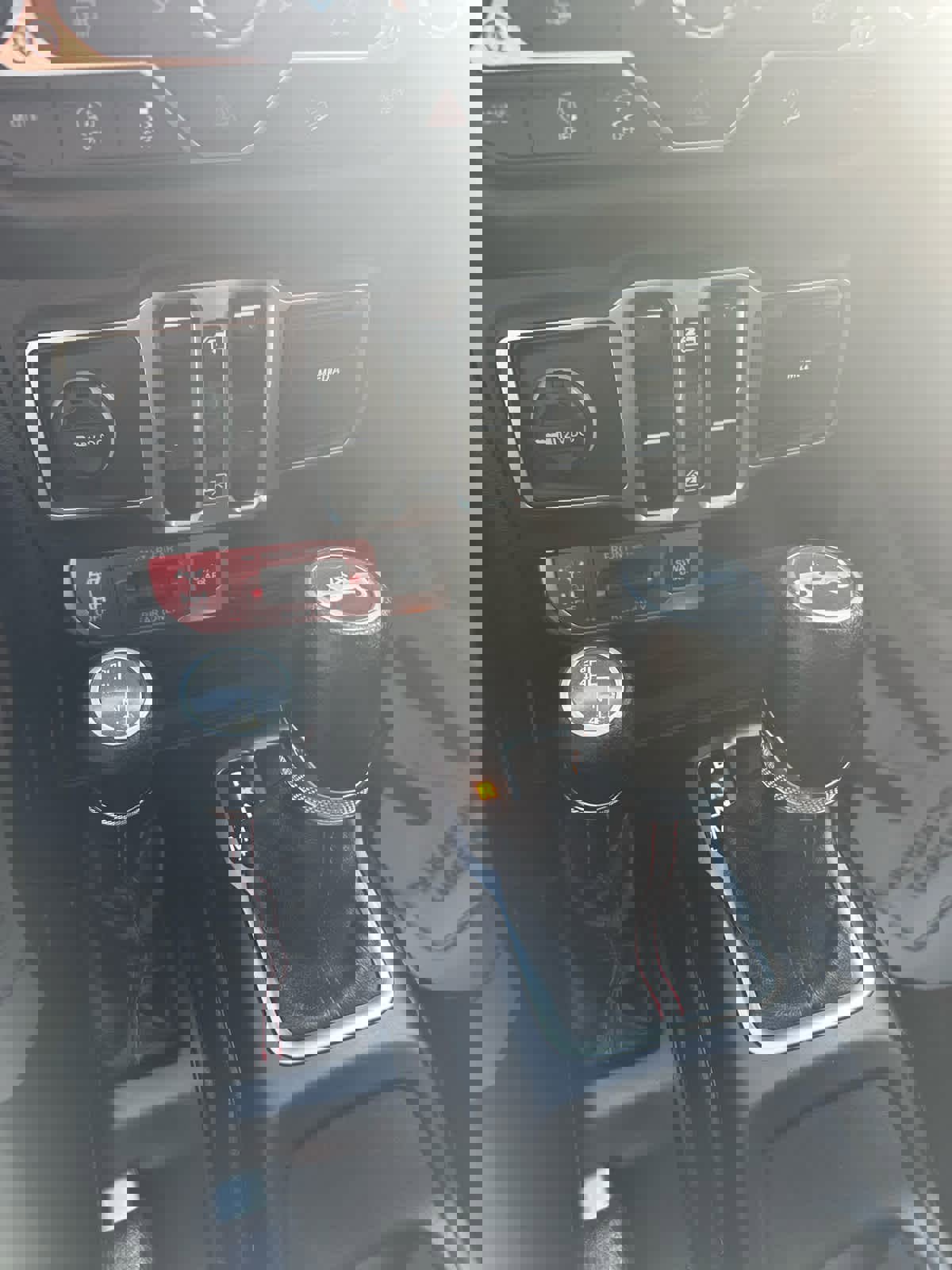 Used 2018 Jeep Wrangler Unlimited Rubicon image 17