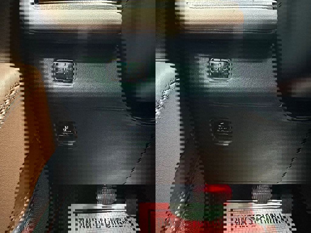 Used 2025 Lincoln Navigator Reserve image 17