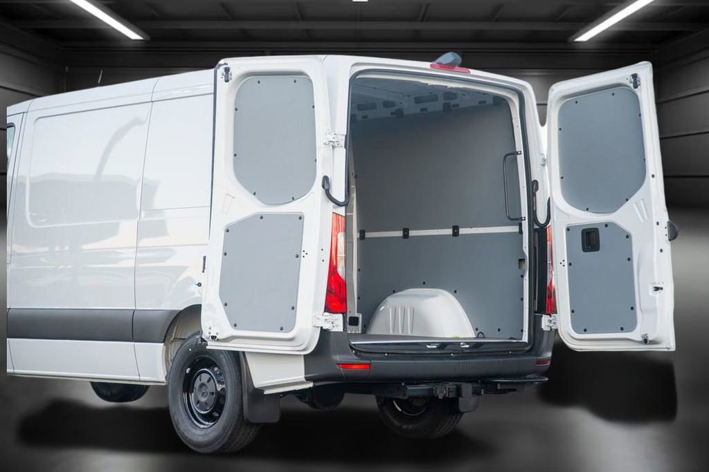 Used 2025 Mercedes-Benz Sprinter 2500 image 18
