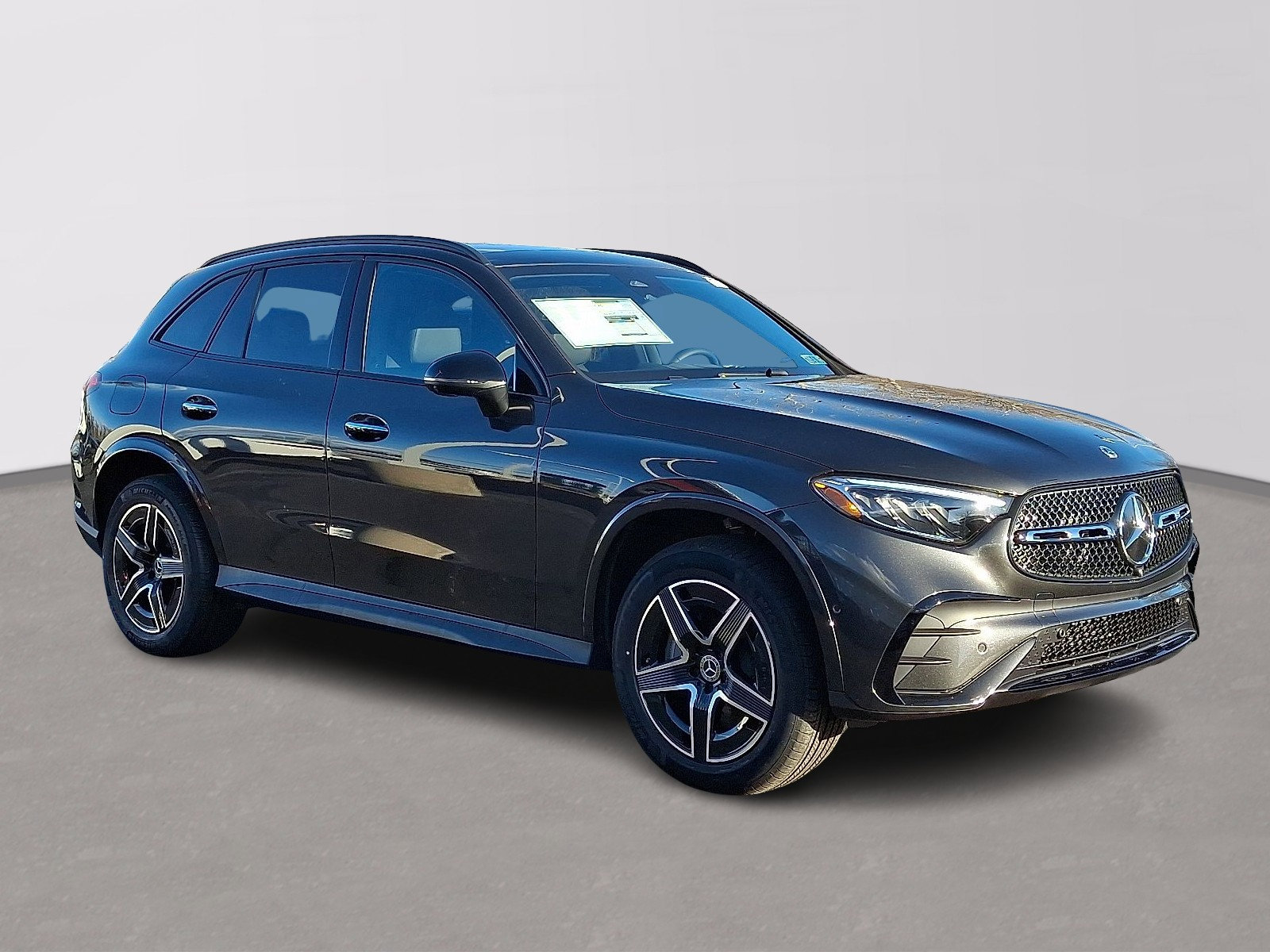 Used 2026 Mercedes-Benz GLC 300 4MATIC image 3