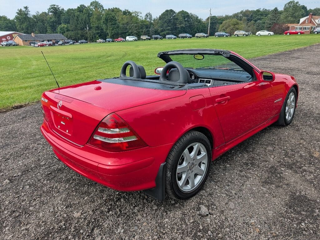 Used 2002 Mercedes-Benz SLK 230 image 3