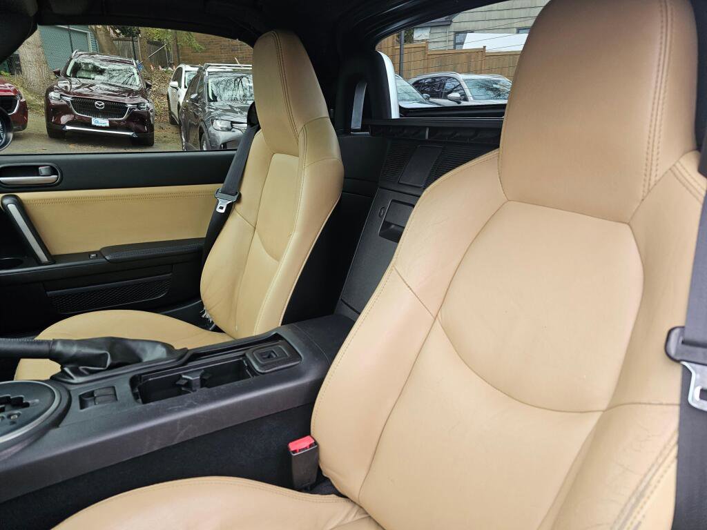 Used 2010 MAZDA MX-5 Miata Grand Touring w/ Premium Pkg image 17