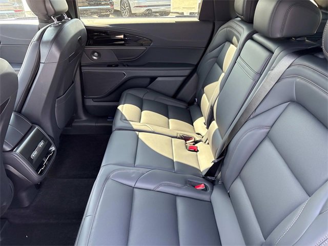 New 2025 Lincoln Nautilus Premier w/ Equipment Group 102A image 18