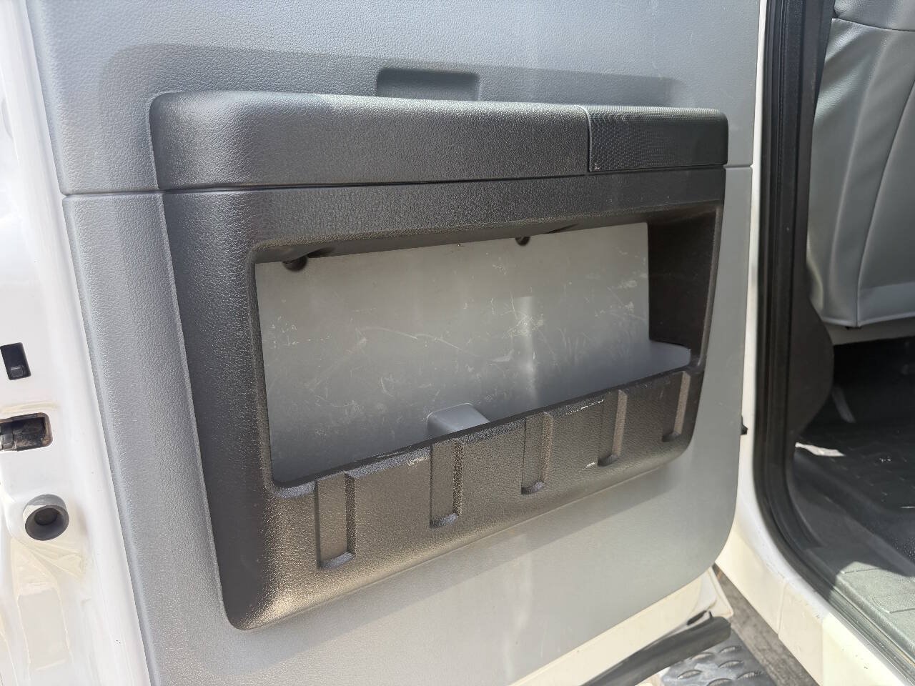 Used 2016 Ford F550 4x4 Crew Cab Super Duty image 17