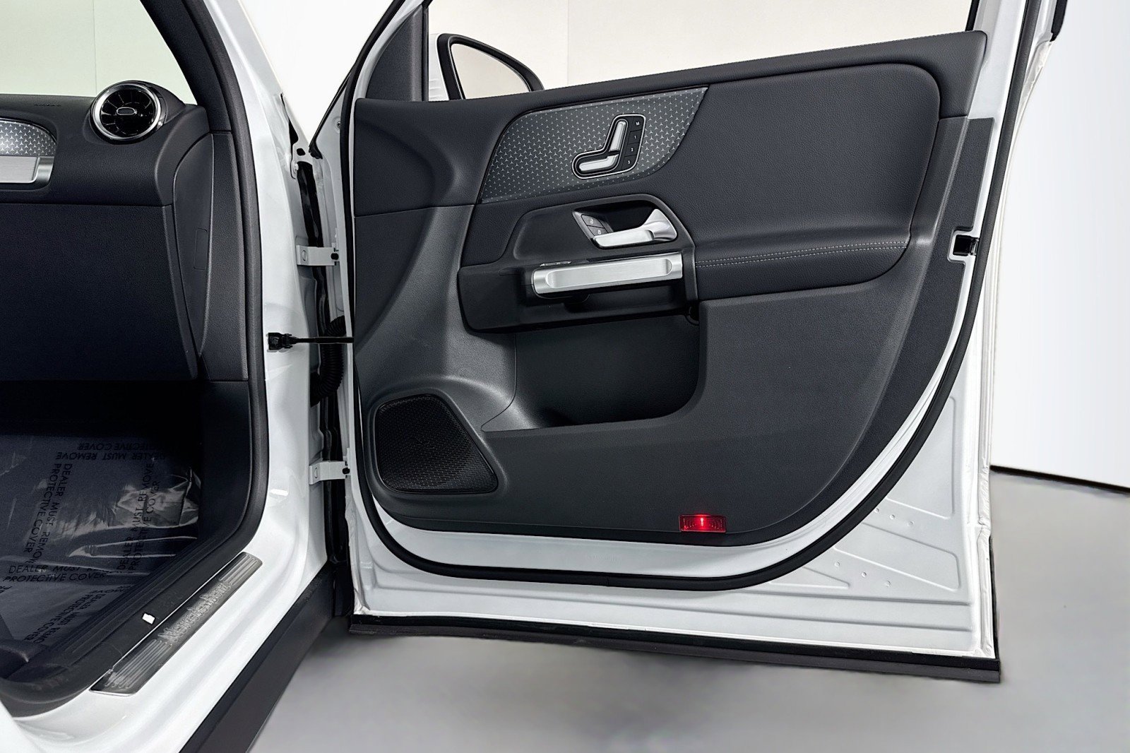 New 2026 Mercedes-Benz GLB 250 image 23