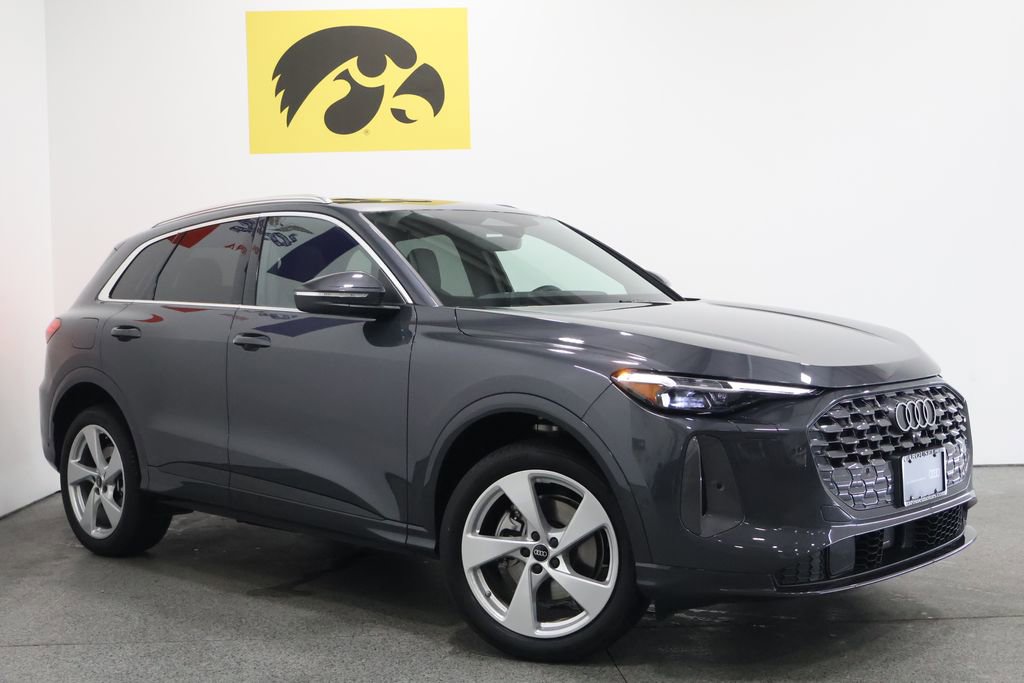 Used 2025 Audi Q5 Premium Plus w/ Premium Plus image 2