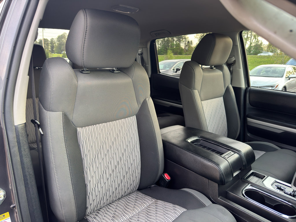 Used 2015 Toyota Tundra SR5 w/ SR5 Upgrade Package image 18