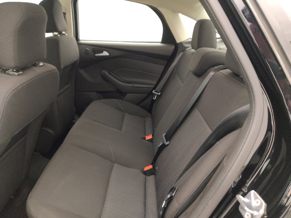 Used 2017 Ford Focus SEL image 18