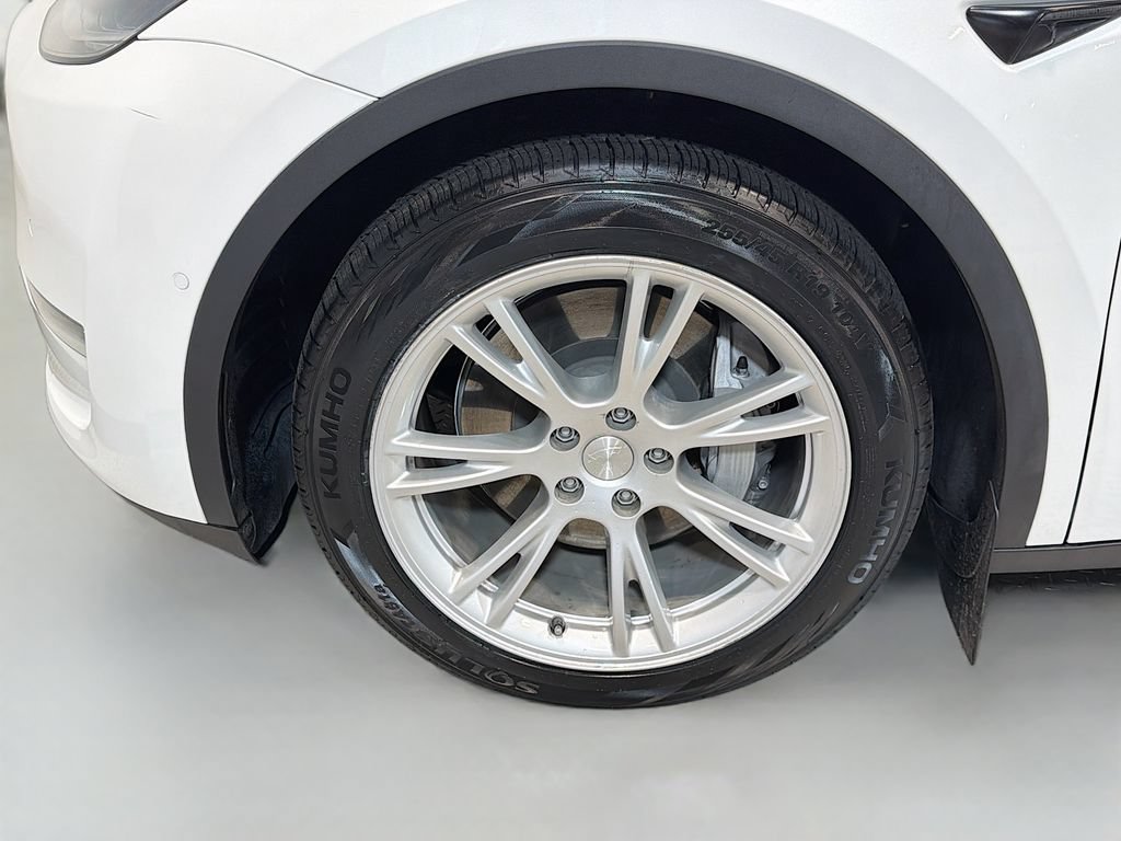 Used 2021 Tesla Model Y Long Range AWD/4WD image 29