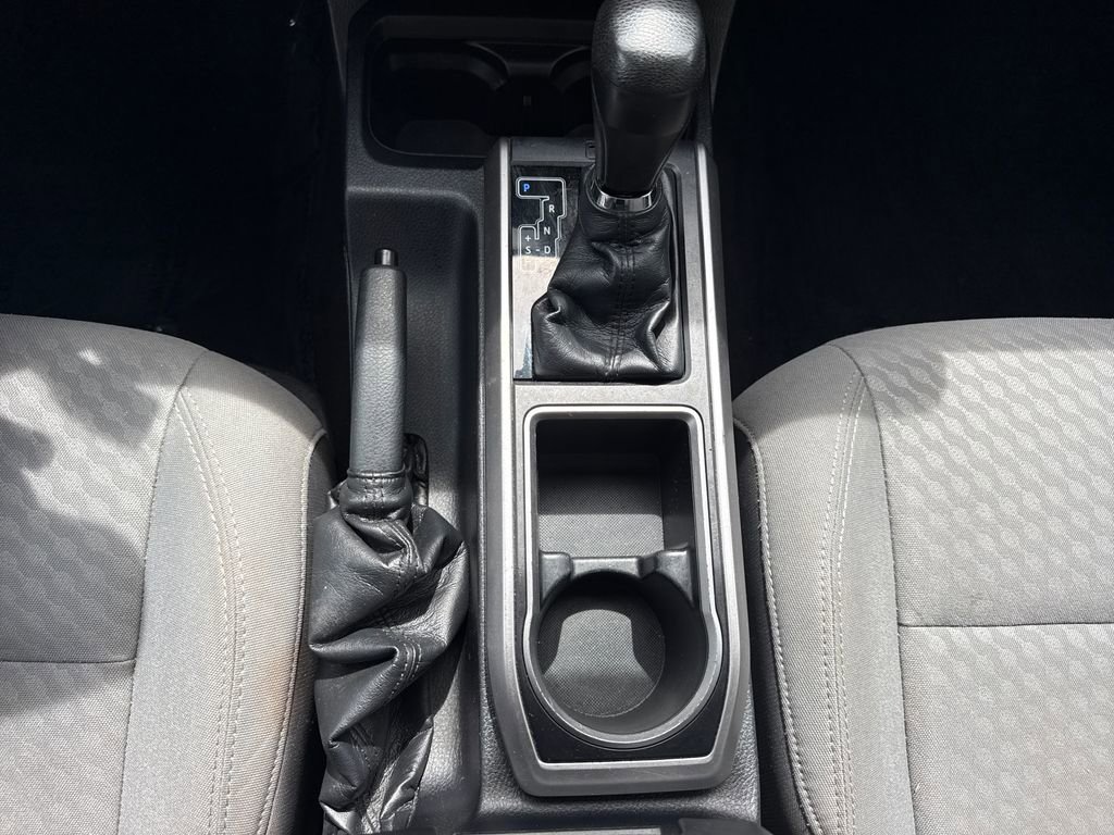 Used 2021 Toyota Tacoma SR5 RWD image 23