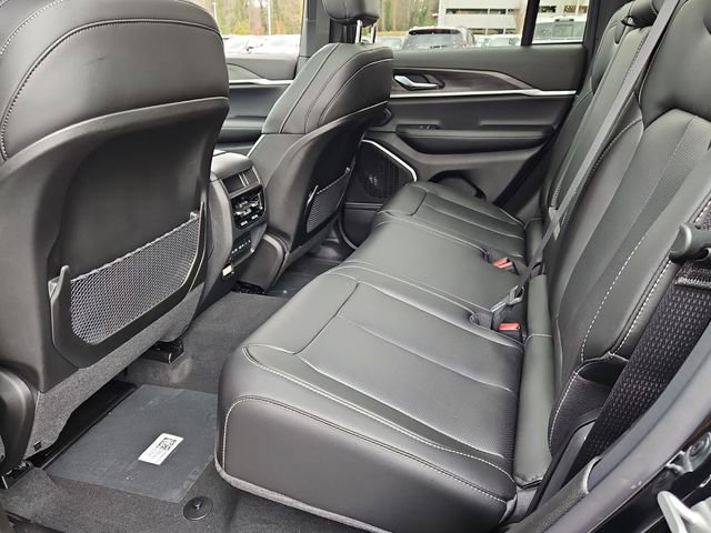 New 2026 Jeep Grand Cherokee Limited w/ Luxury Tech Group II AWD/4WD image 11