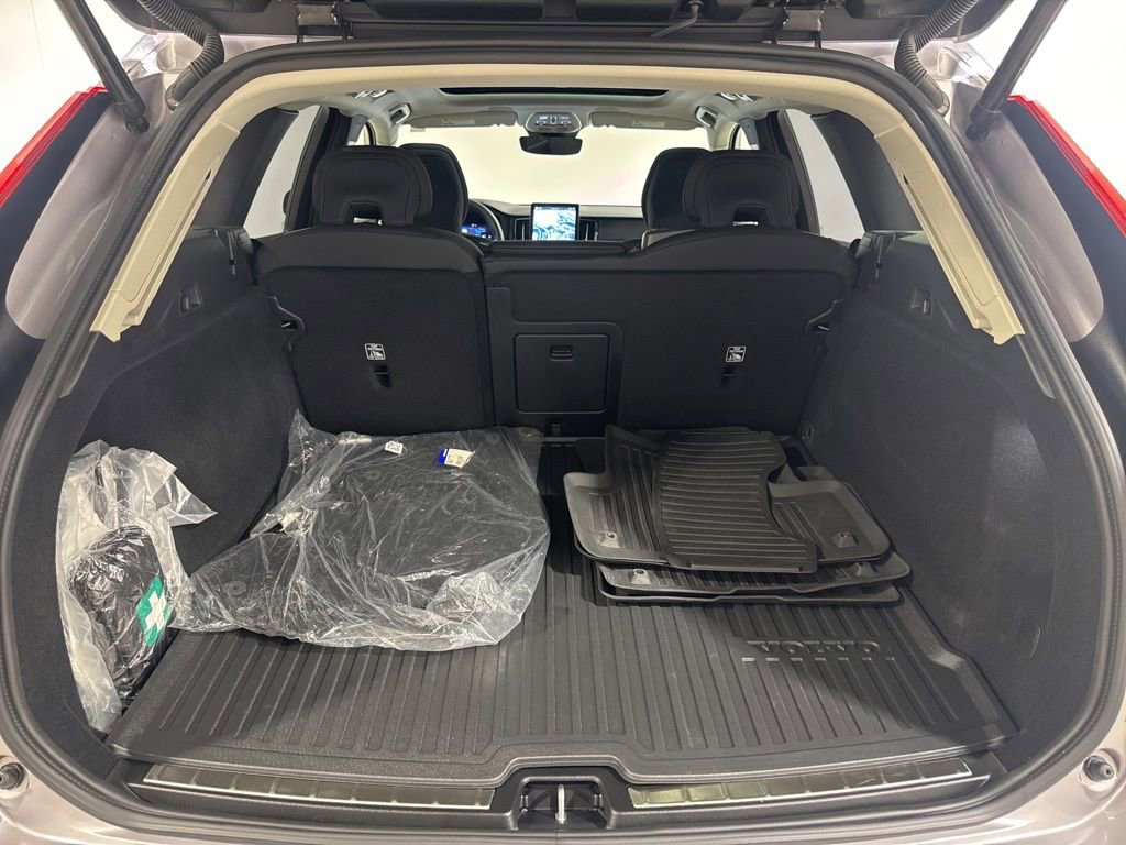 Used 2026 Volvo XC60 B5 Plus w/ Protection Package Premier AWD/4WD image 23