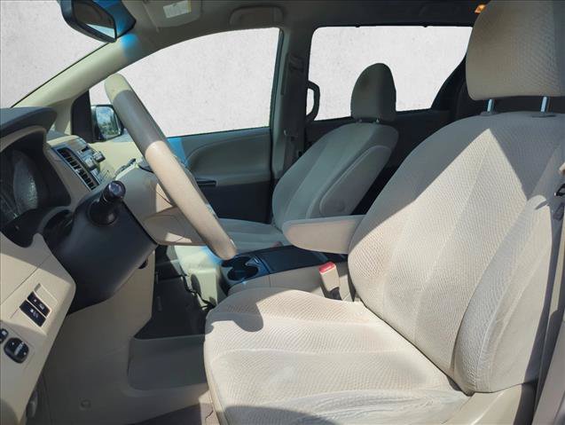 Used 2012 Toyota Sienna LE FWD image 21