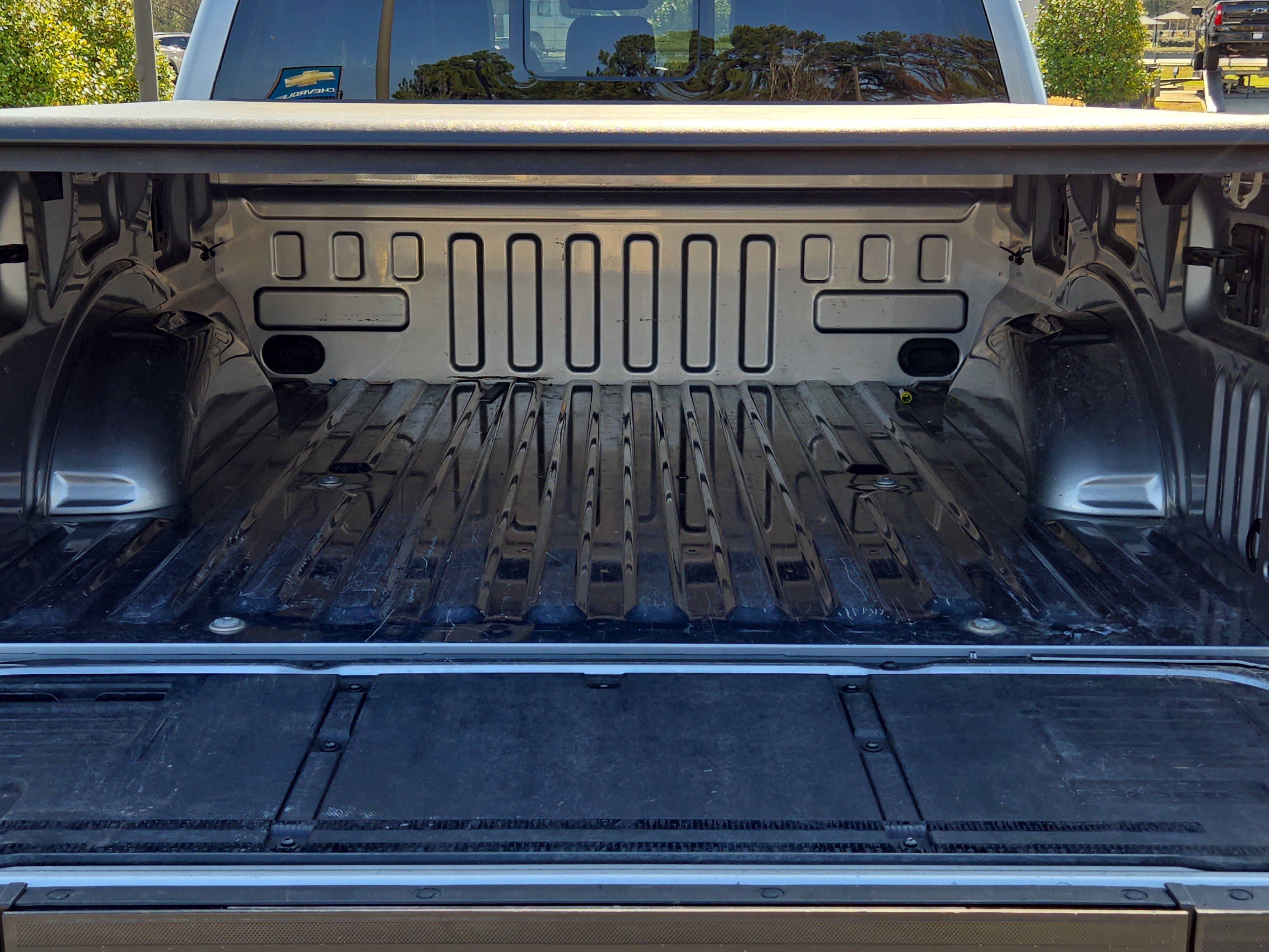 Used 2022 Ford F150 Lariat w/ Max Trailer Tow Package image 14