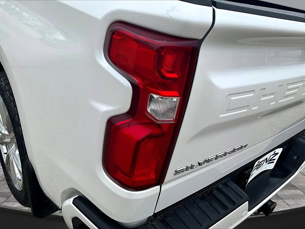 Used 2024 Chevrolet Silverado 1500 High Country w/ High Country Premium Package AWD/4WD image 26