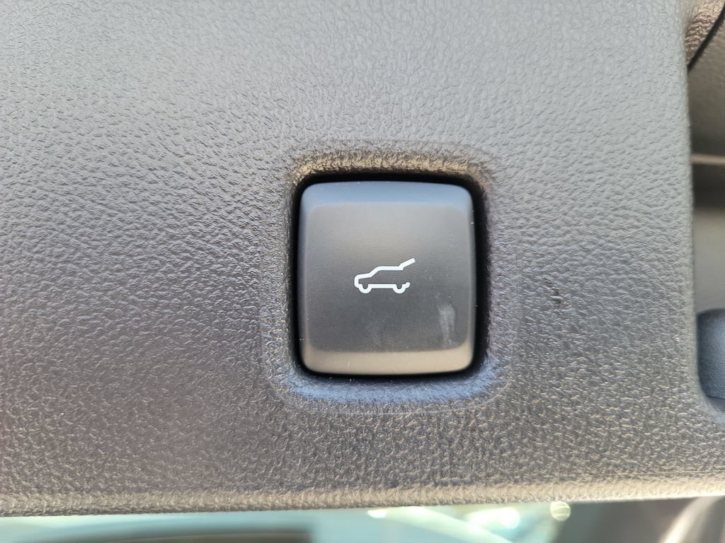 Used 2025 Ford Escape ST-Line Select AWD/4WD image 8