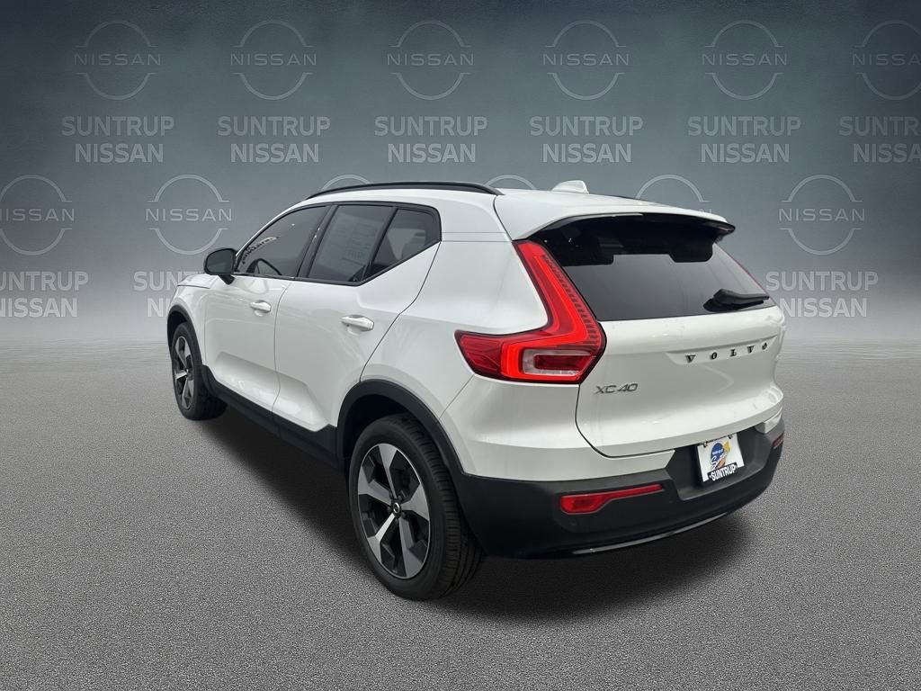 Used 2023 Volvo XC40 B5 Plus w/ Protection Package Premier image 36