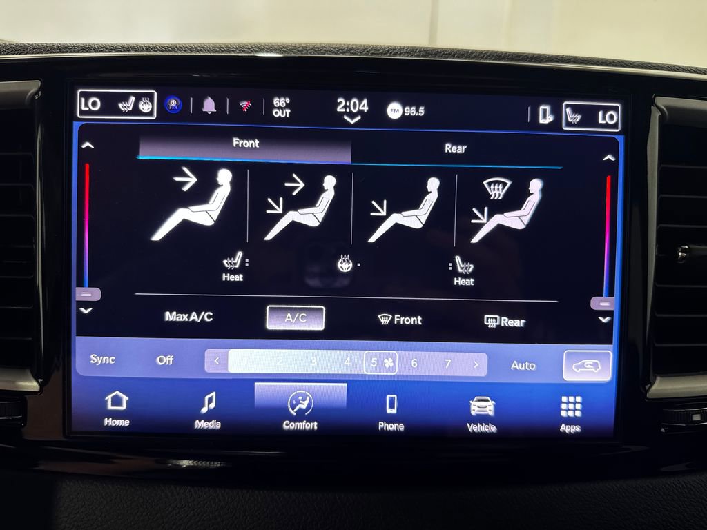 Used 2025 Chrysler Pacifica Select FWD image 31