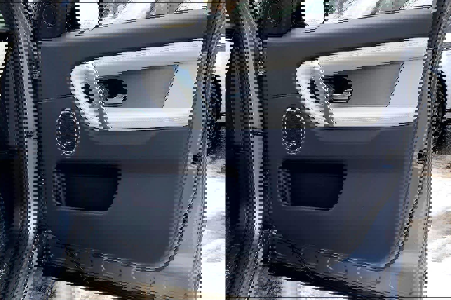 Certified 2025 Land Rover Discovery Sport Dynamic SE image 21