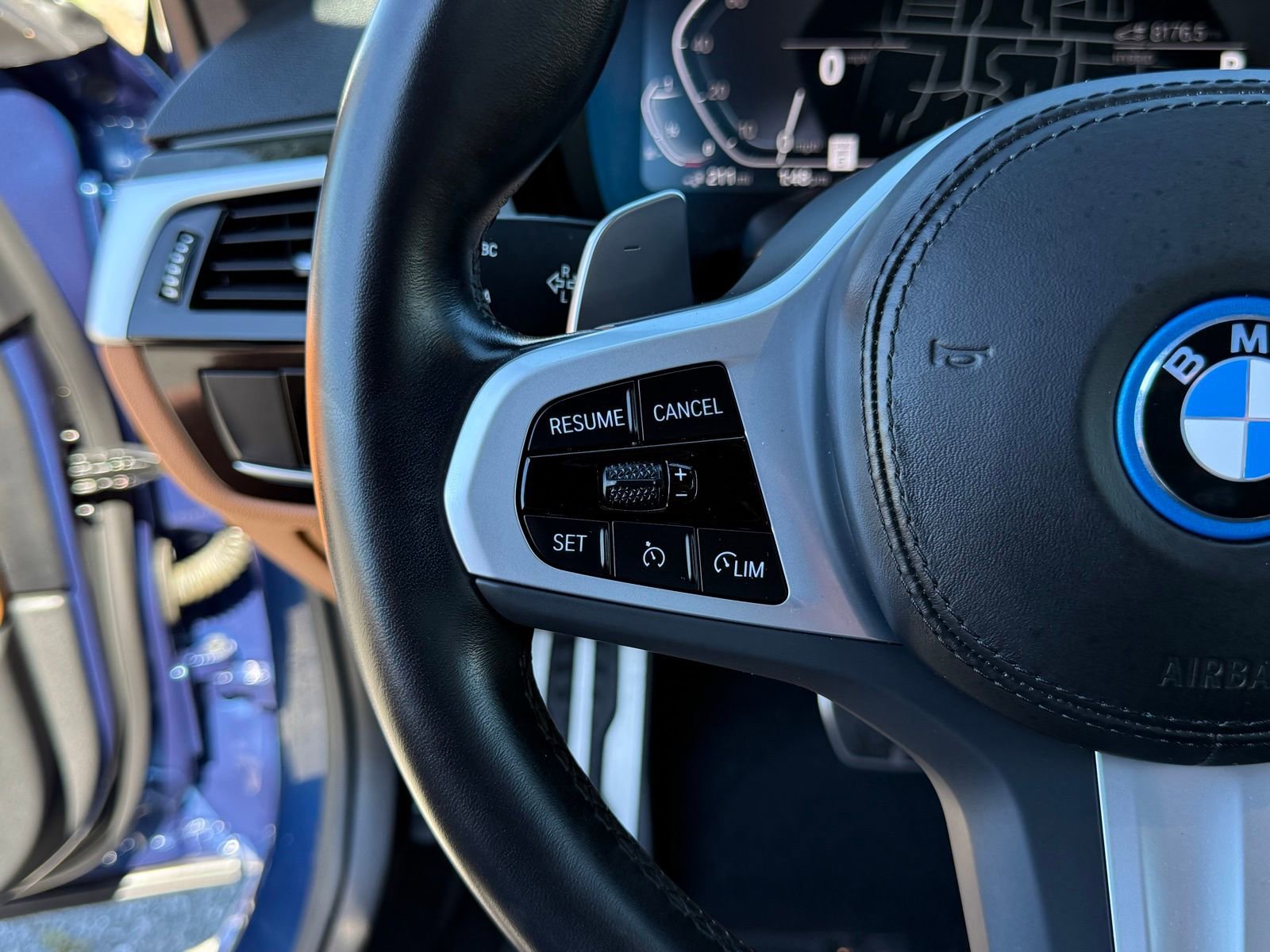 Used 2023 BMW 530e 530e iPerformance w/ M Sport Package image 25