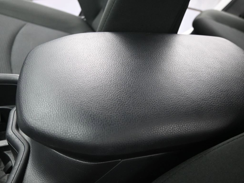 Used 2025 Toyota RAV4 LE image 38