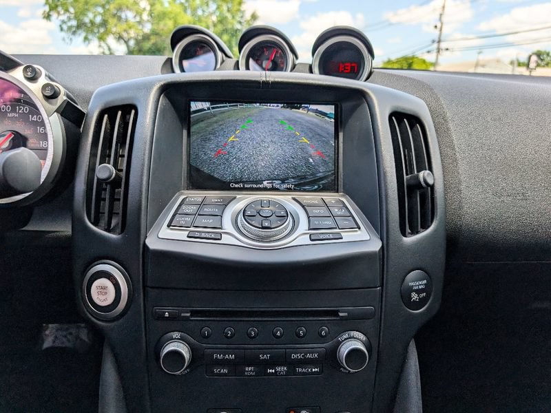 Used 2018 Nissan 370Z Touring RWD image 22