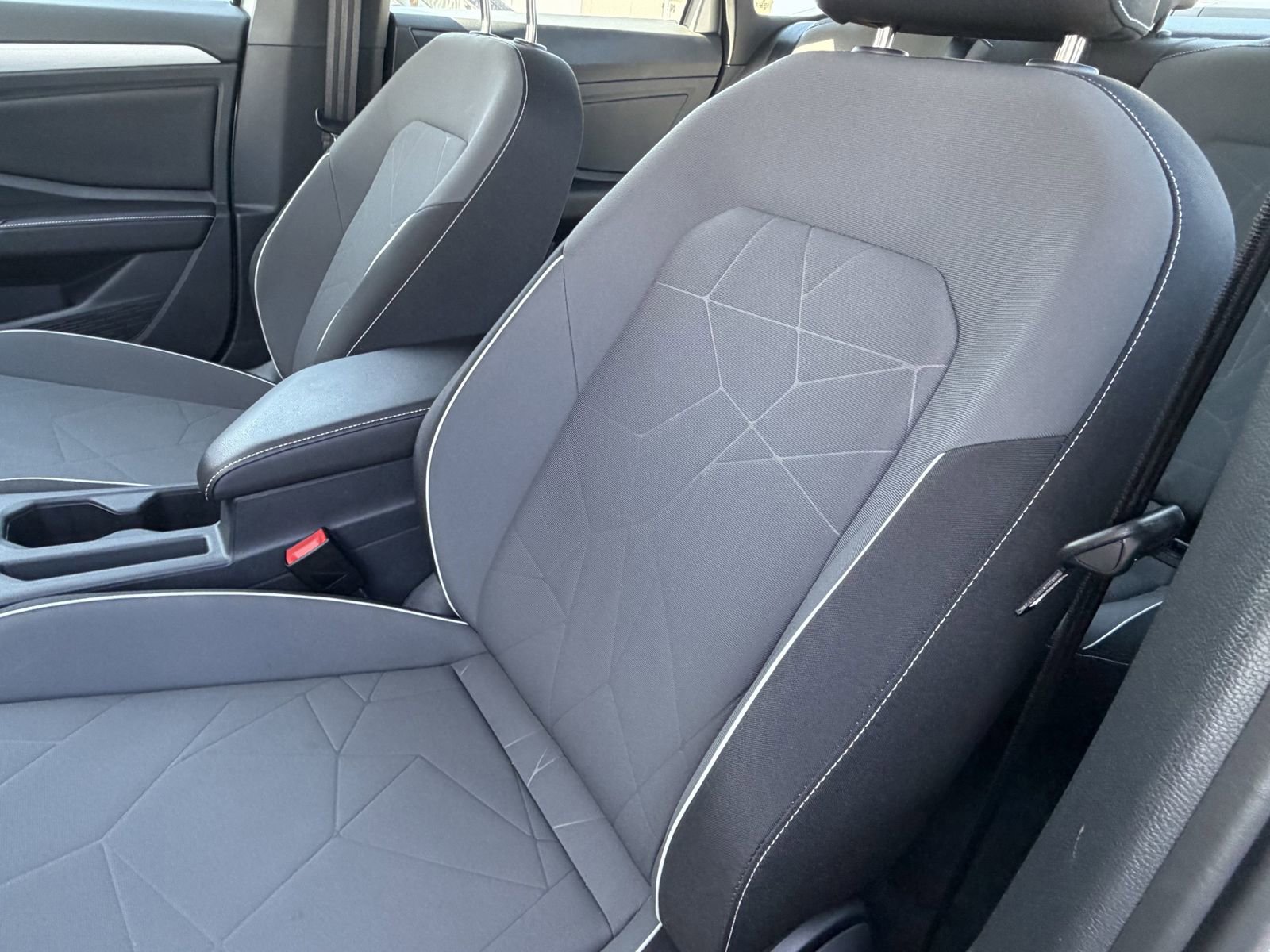 Used 2025 Volkswagen Jetta Sport image 20