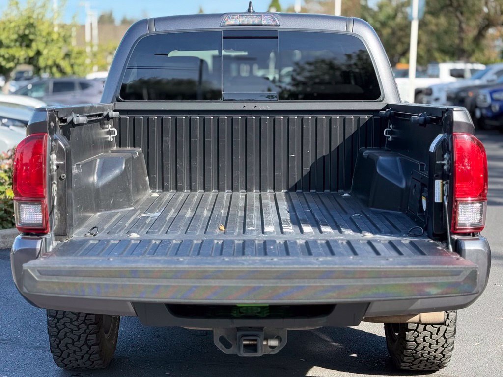 Used 2019 Toyota Tacoma TRD Sport AWD/4WD image 11