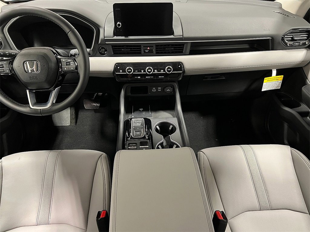 New 2025 Honda Pilot Touring image 15