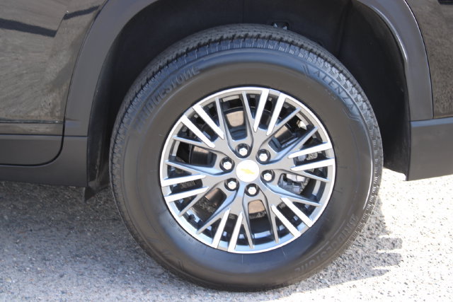 Used 2026 Chevrolet Traverse LT FWD image 6