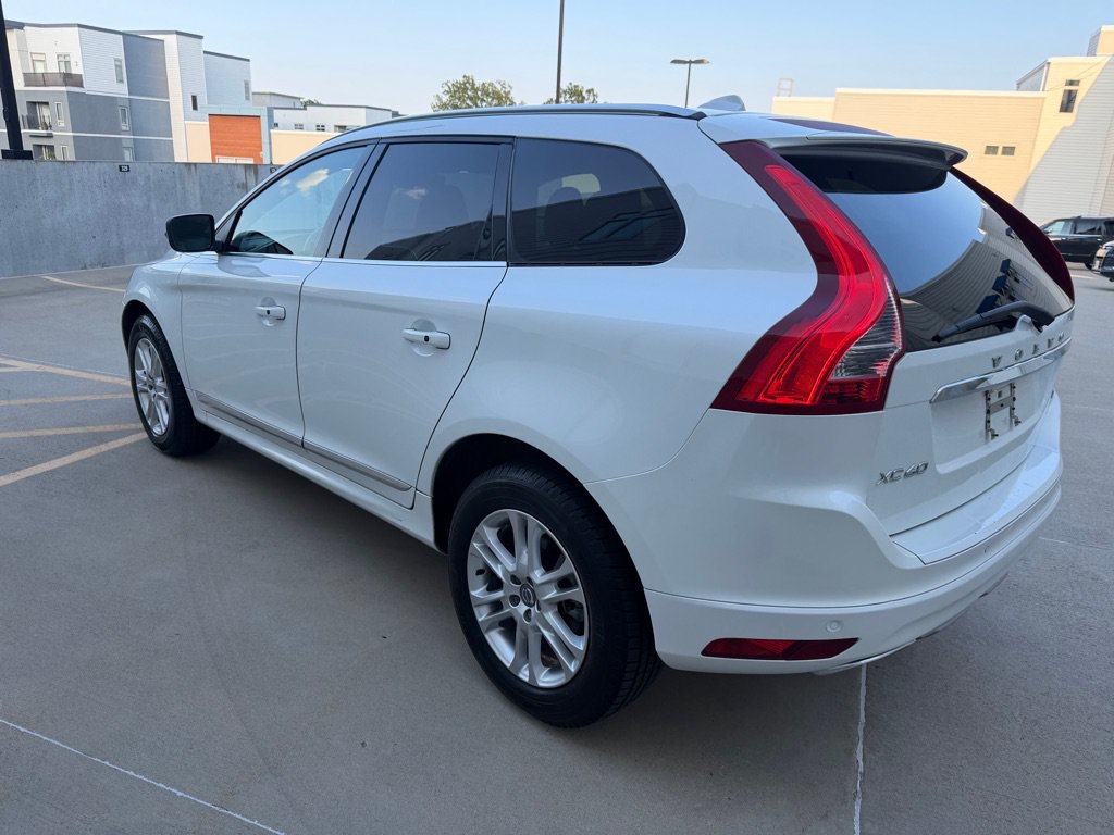 Used 2016 Volvo XC60 T5 Premier w/ Proximity Package FWD image 5