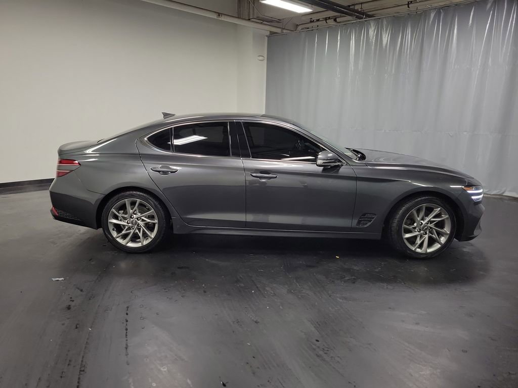 Used 2022 Genesis G70 2.0T AWD/4WD image 9