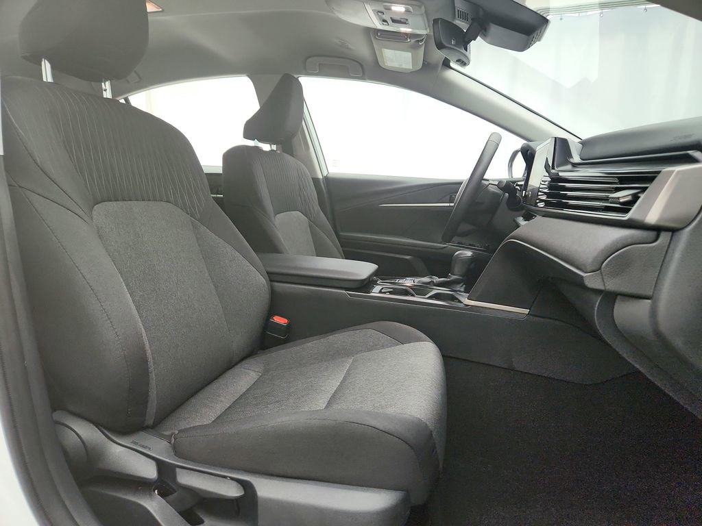 Used 2025 Toyota Camry LE w/ Convenience Package image 29