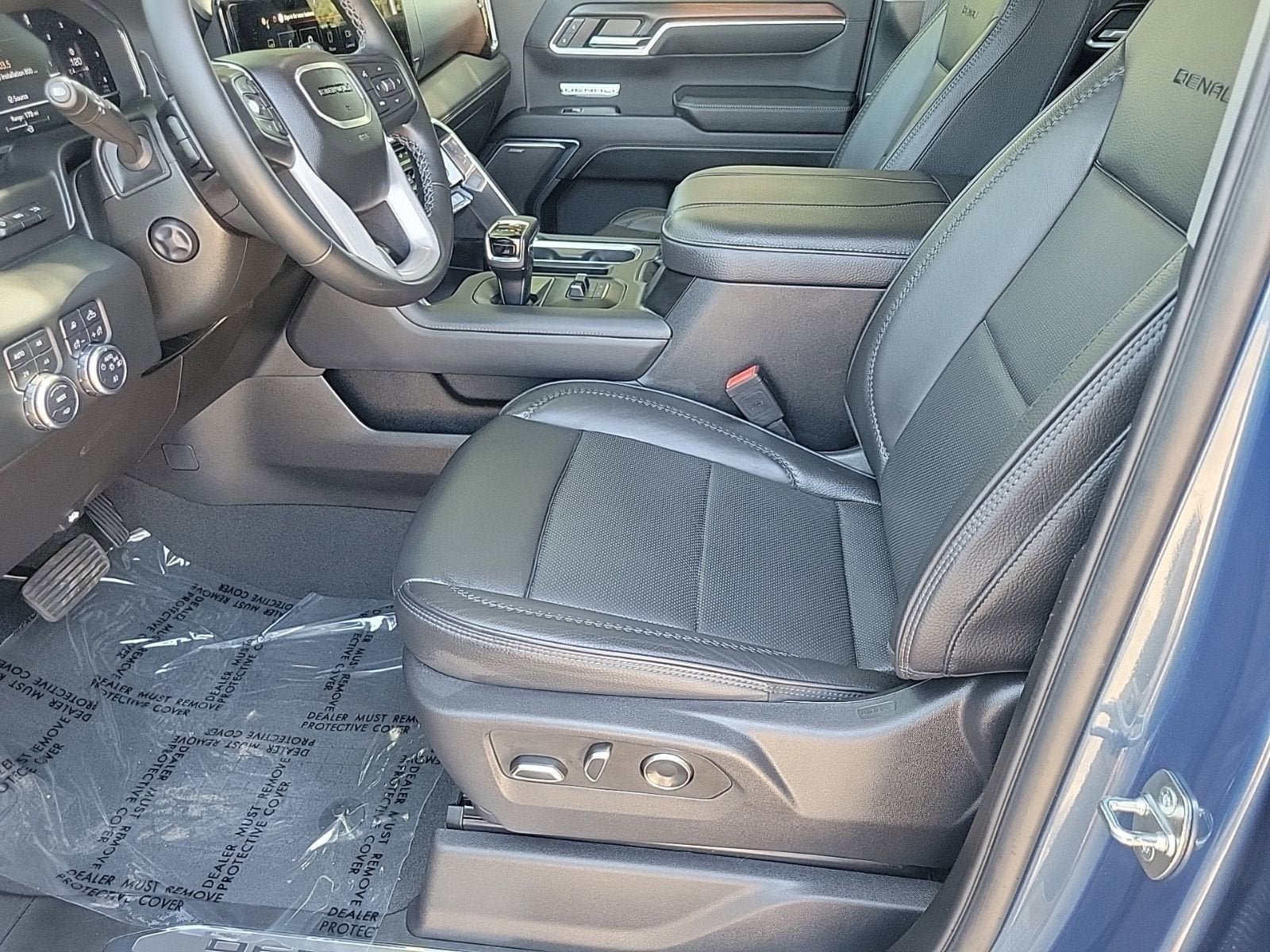 Used 2024 GMC Sierra 1500 Denali w/ Denali Reserve Package AWD/4WD image 13