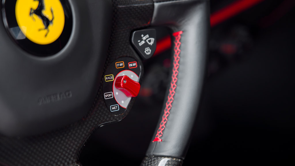Used 2020 Ferrari 488 Pista Coupe RWD image 19