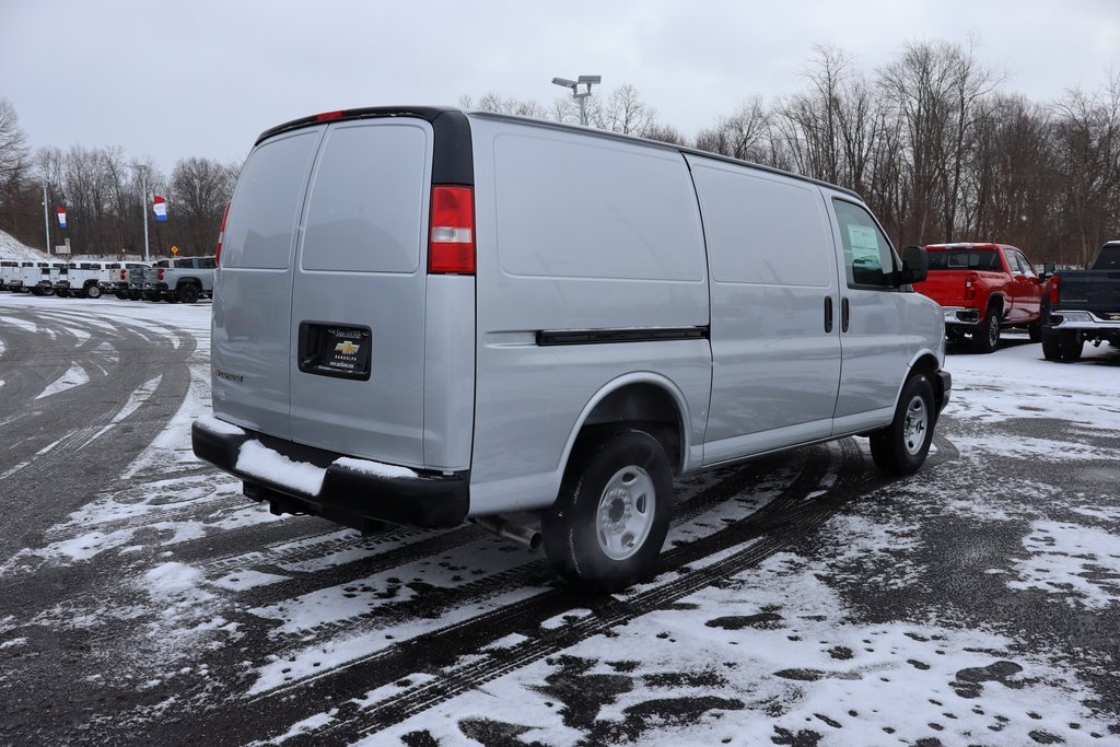 New 2025 Chevrolet Express 3500 w/ Driver Convenience Package image 19