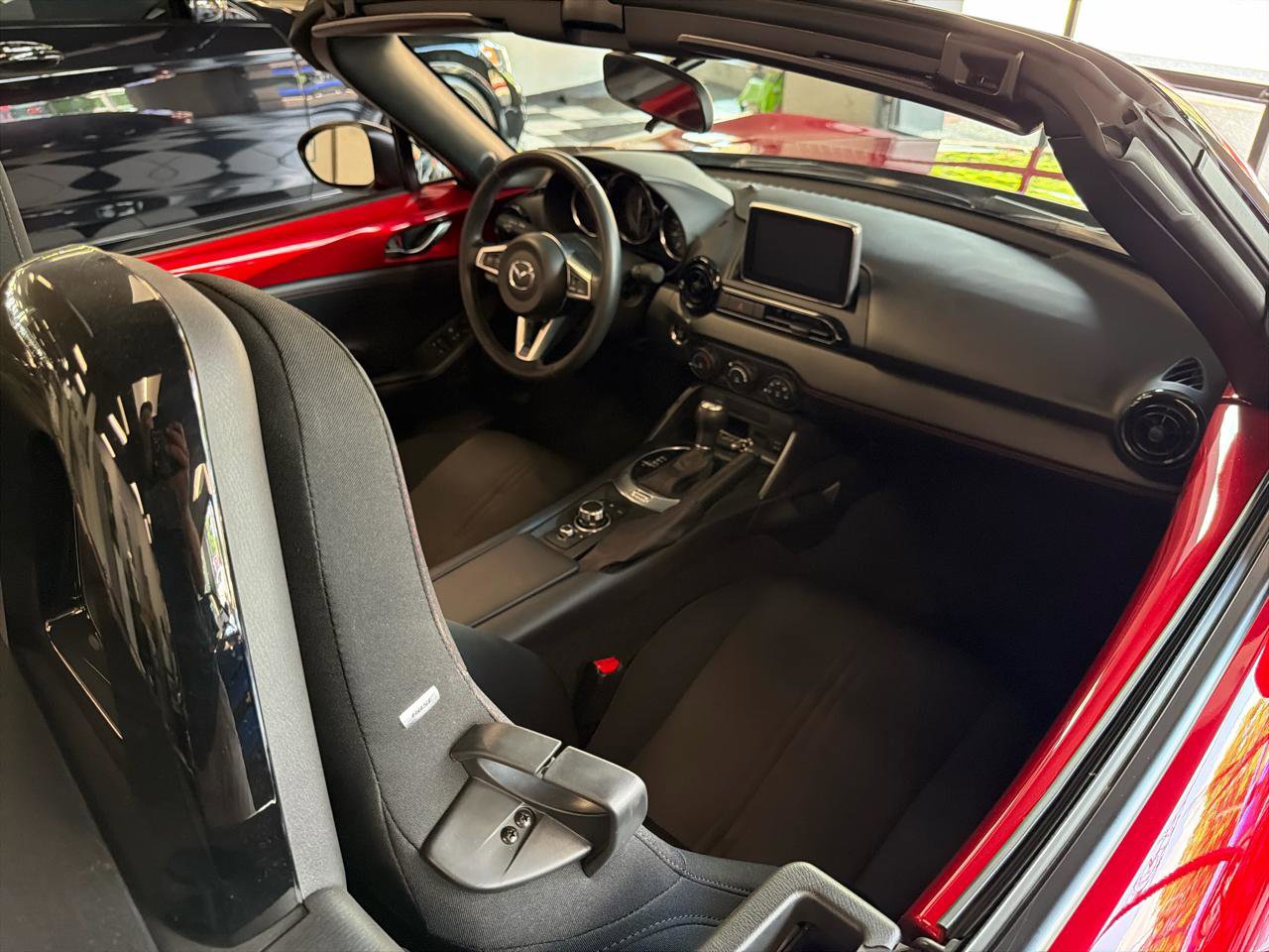 Used 2016 MAZDA MX-5 Miata Club RWD image 11